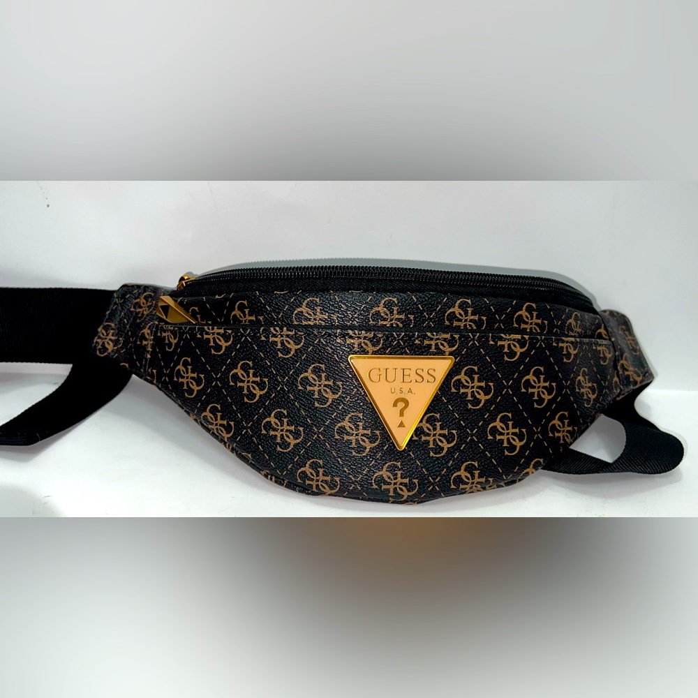 Guess Belt bag. Not on the market. Very rare